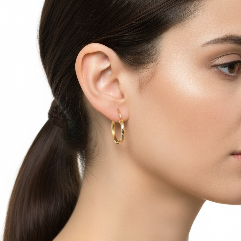 Cadena facetada de 1.5 cm en oro 10K, joyería Roma, con acabado brillante y diseño elegante para uso diario.