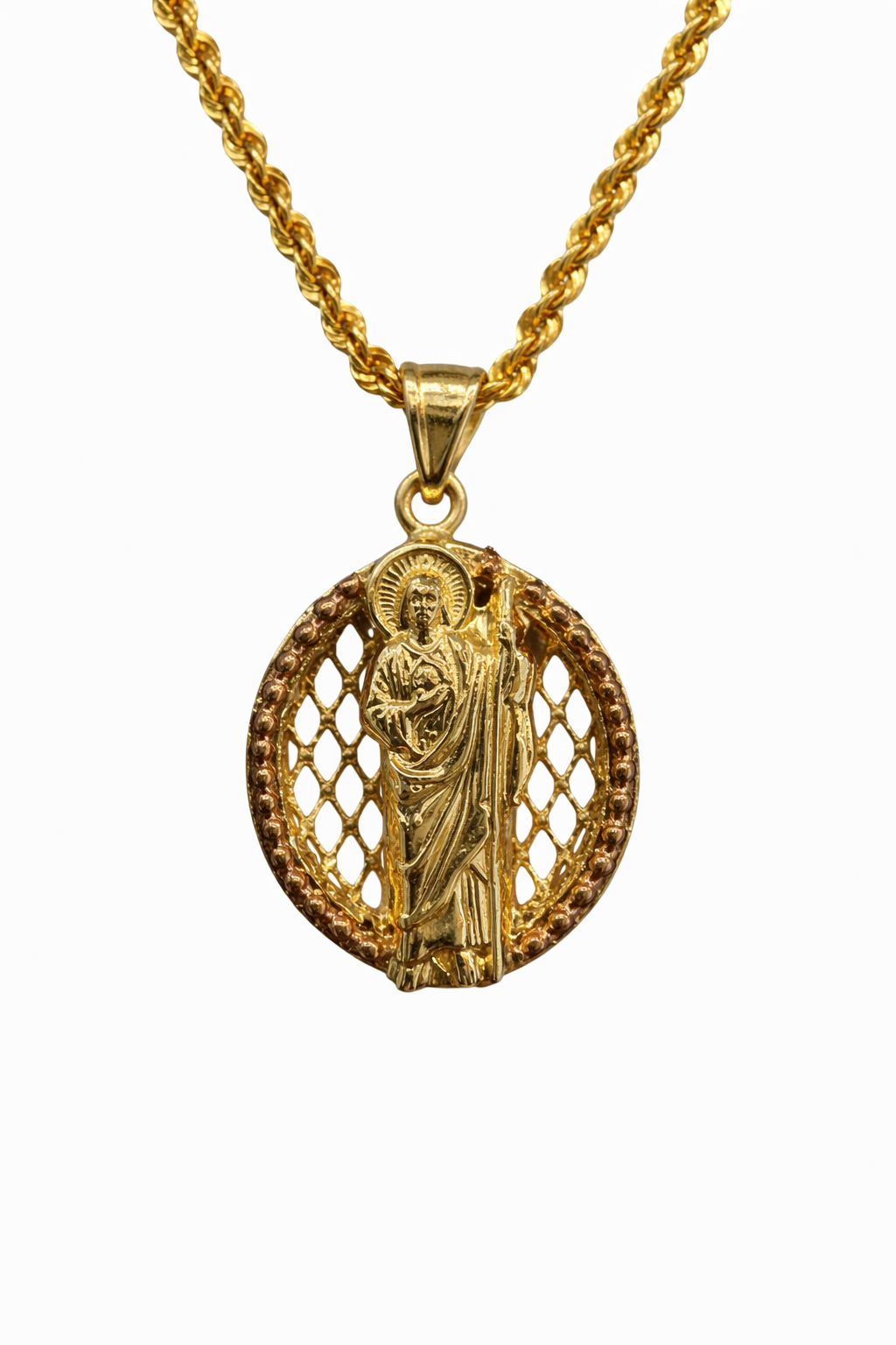 Medalla ovalada de San Judas Tadeo en oro 10K, joyería ROMA, con detalles religiosos y acabado brillante.