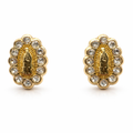 Broquel Virgen en oro 10K con zirconias, joyería elegante y delicada, diseño detallado y brillante para ocasiones especiales.