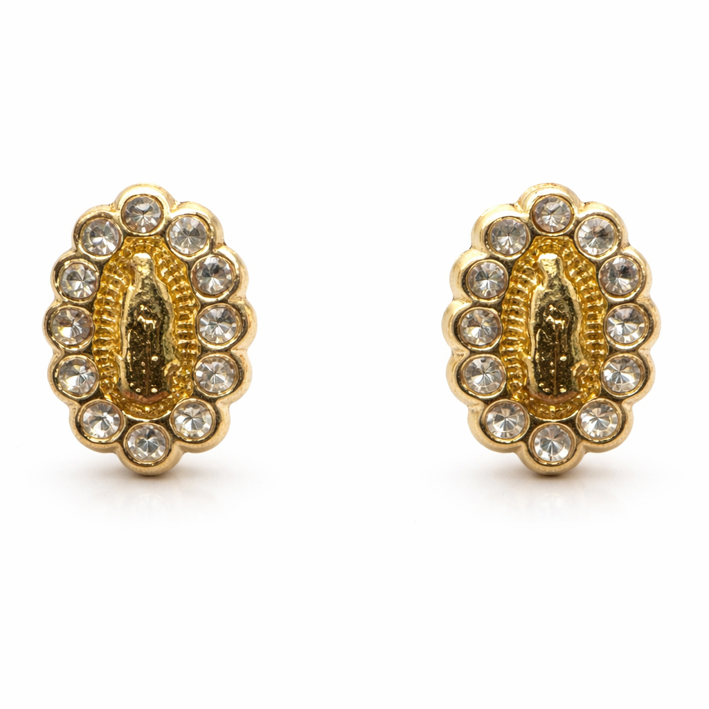 Broquel Virgen en oro 10K con zirconias, joyería elegante y delicada, diseño detallado y brillante para ocasiones especiales.