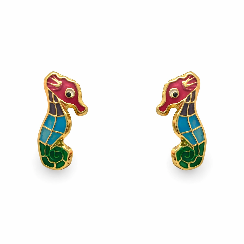 Broquel de caballito de mar en esmalte dorado de 10K, joyería ROMA, con detalles coloridos y acabado brillante.
