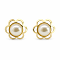 Broquel de oro 10K con flor y perla, joyería elegante con diseño delicado y detalles en oro y perla natural.