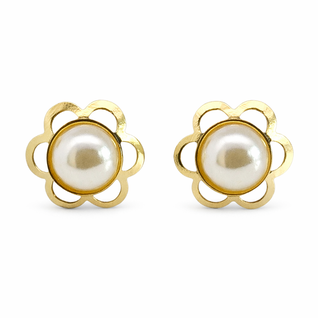 Broquel de oro 10K con flor y perla, joyería elegante con diseño delicado y detalles en oro y perla natural.