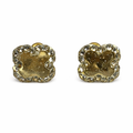Broquel de trébol con zirconias en oro 10K, joyería Roma, diseño elegante y brillante para lucir en ocasiones especiales.