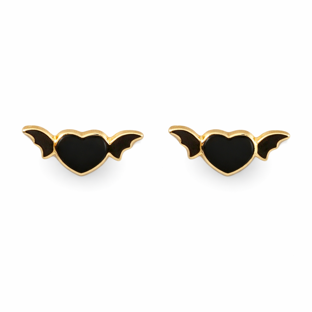 Broquel de oro 10K con diseño de corazón con alas en color negro, joyería elegante y moderna.