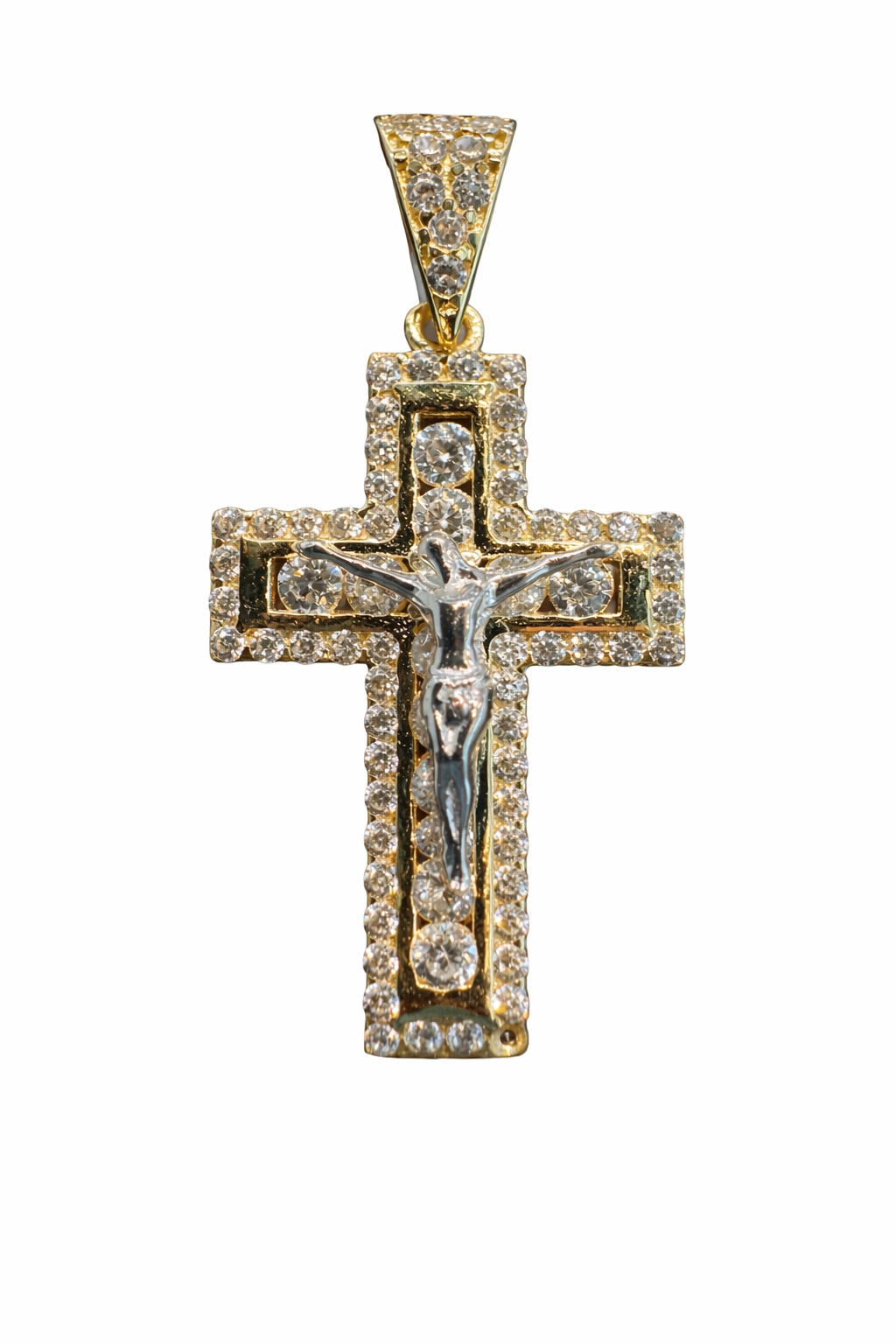Cruz con Cristo y zirconias en oro 10K, joyería elegante con detalles brillantes, diseño clásico y sofisticado