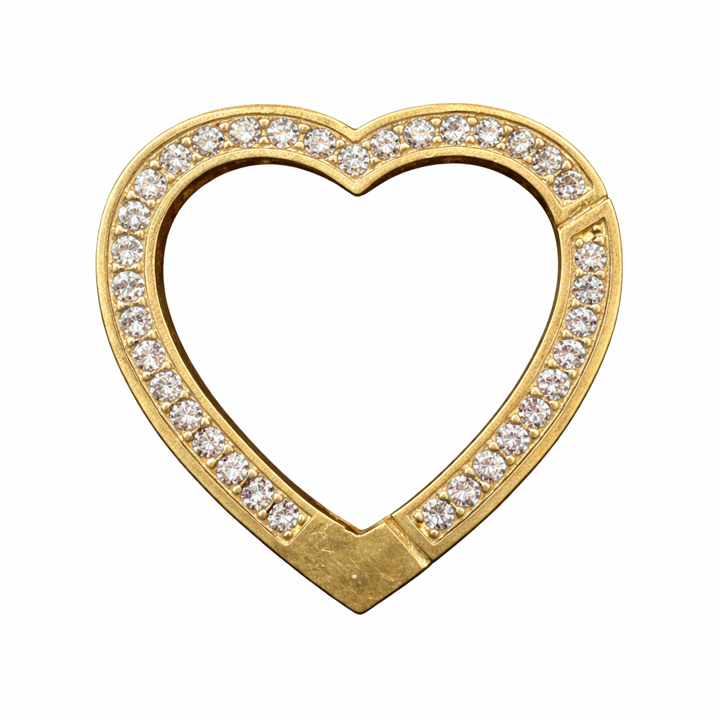 Corazón calado con zirconias en oro 14K, joyería elegante y brillante, diseñado por Joyería ROMA.