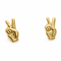 Broquel Mano Paz en oro de 10K de Joyería ROMA, diseño elegante con detalles ornamentales en acabado brillante