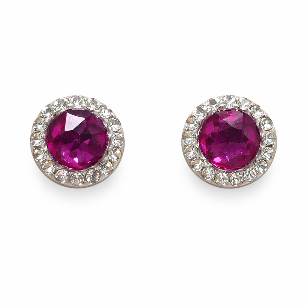 Broquel circular de oro 10K con zirconias brillantes y detalladas, diseño elegante y sofisticado de Joyería ROMA
