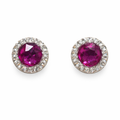 Broquel circular en oro 10K con zirconias brillantes, joyería elegante y delicada, diseñado para lucir en ocasiones especiales.