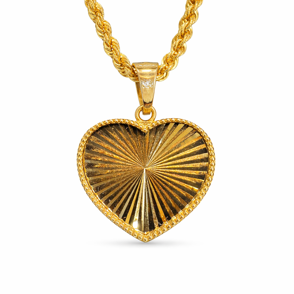 Corazón Radiante en oro 10K, pieza de joyería romántica y elegante, diseñada por Joyería ROMA con acabado brillante.
