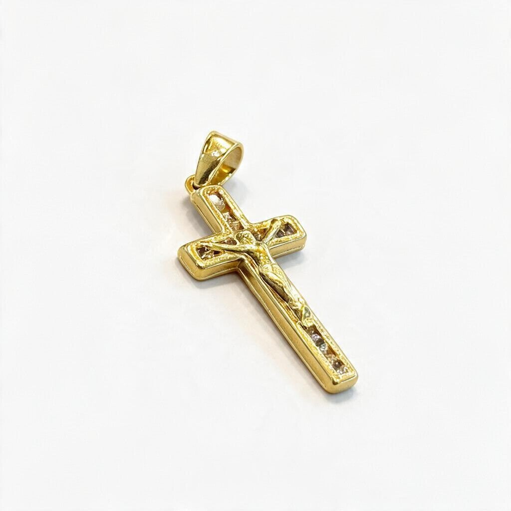 Dije de Crucifijo con Zirconias de Oro 10K