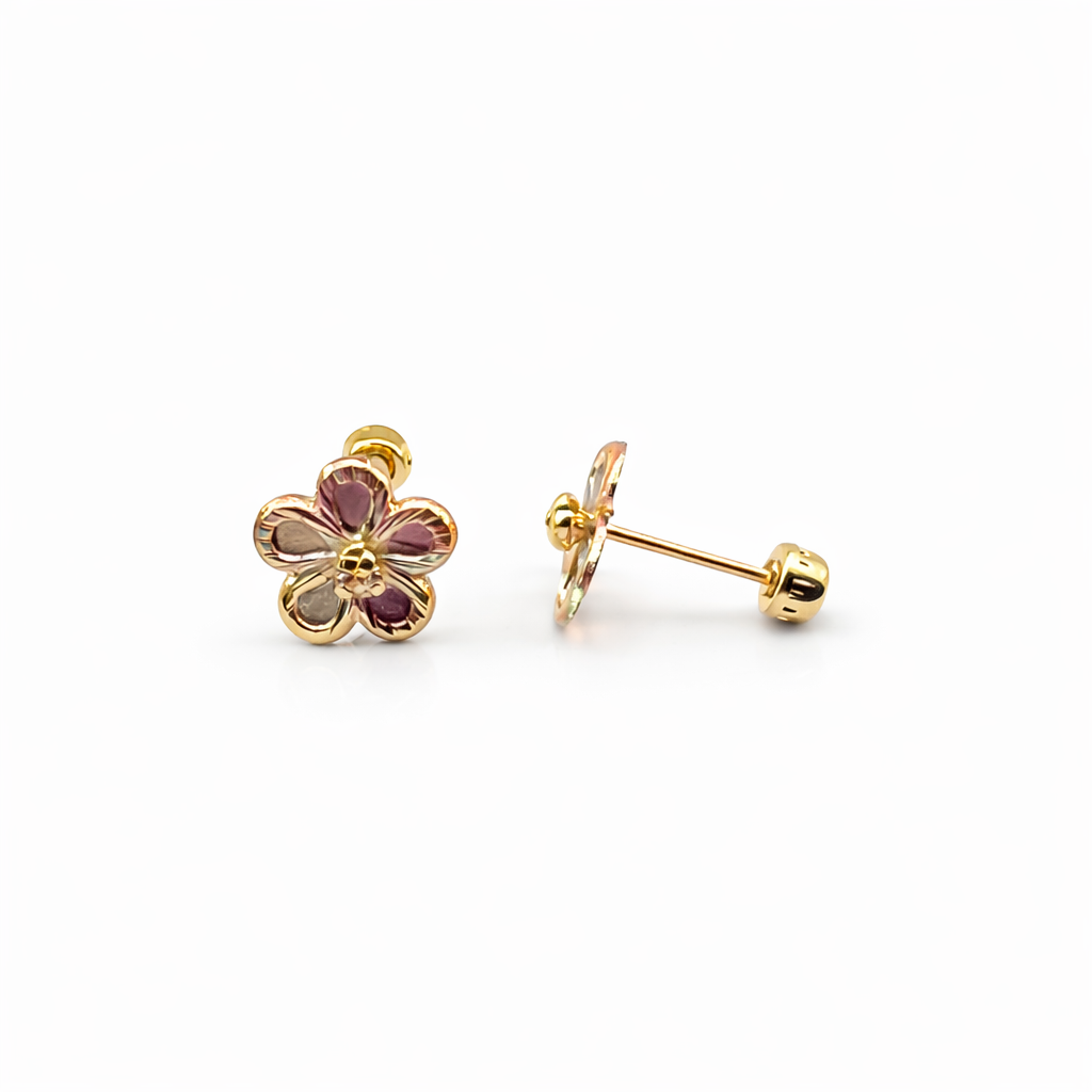 Broquel Flor Tricolor de oro 10K de Joyería ROMA, diseño de flor con detalles en tricolor.