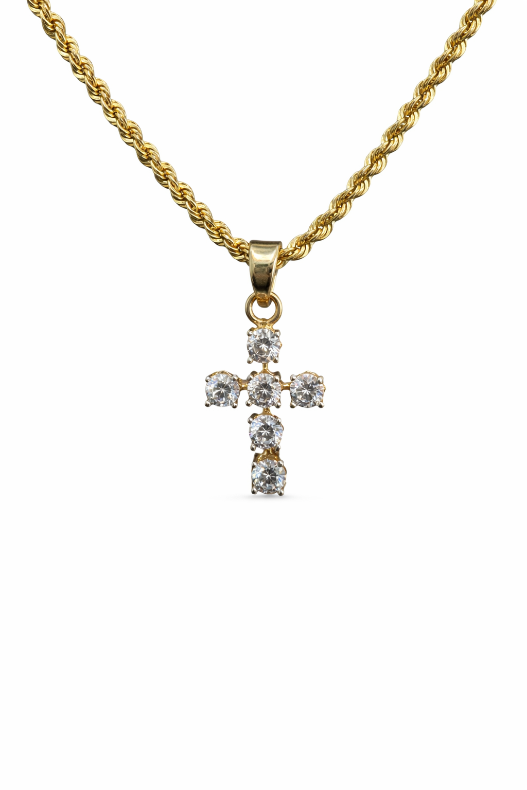 Cruz de zirconias en oro 10K con diseño elegante, joyería ROMA, visible detalles de las piedras y acabado brillante
