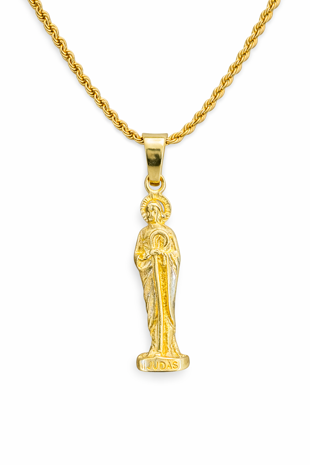 Imagen de San Judas Tadeo en oro 10K, joyería Roma, con detalles de la figura y acabado brillante en oro.