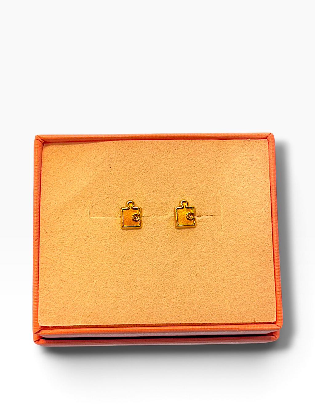 Broquel rompecabezas de oro 10K de Joyería ROMA, diseño elaborado y brillante, listo para usar o regalar.