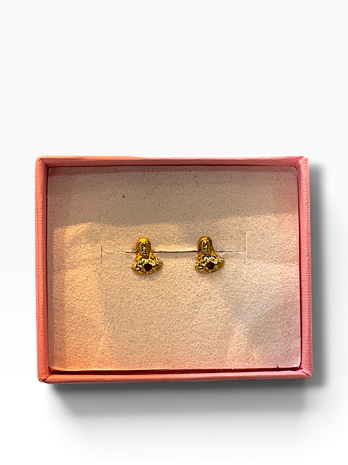 Broquel de oro 10K con diseño del Sagrado Corazón, joyería ROMA, mostrando detalles en relieve y acabado brillante