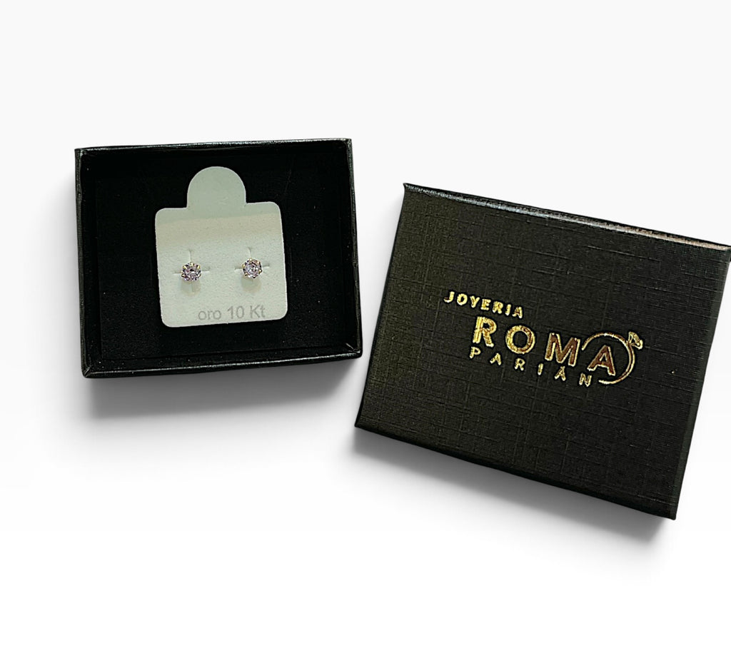 Arete recto en oro de 4mm de 10 quilates, joyería Roma, acabado brillante y diseño clásico para mujer.