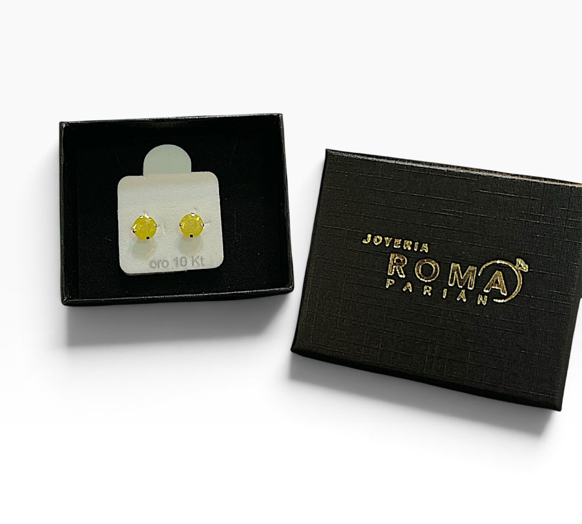 Anillo recto de color oro 6mm en oro de 10 quilates de Joyería ROMA, con acabado brillante y diseño elegante.