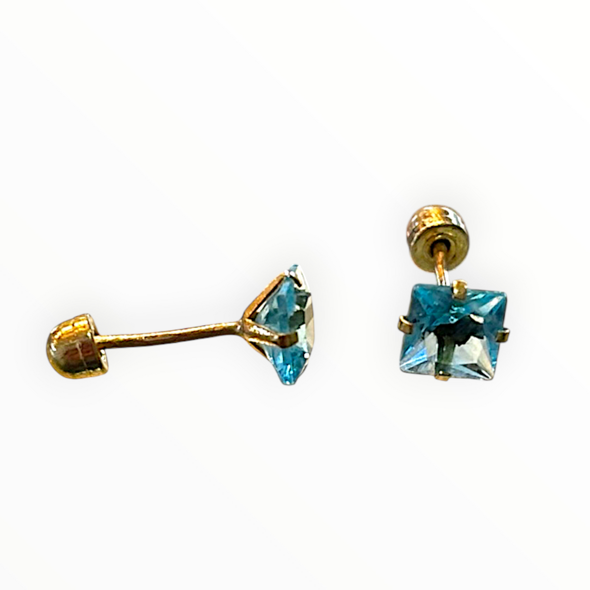Broquel Recto Color de Oro 10K