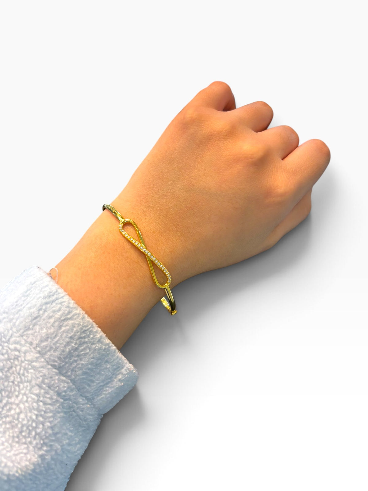 Aro Infinito con Zirconias Oro 10K