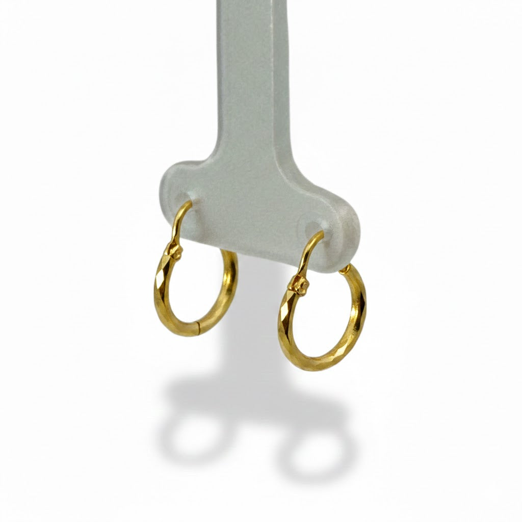 Cadena facetada de 1.5cm en oro 10K de Joyería ROMA, con acabado brillante y diseño elegante.