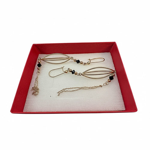 Aretes Largos con Zirconia Negro — Oro 10K