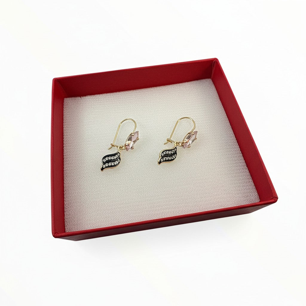 Aretes Ondulados con Zirconias — Oro 10K