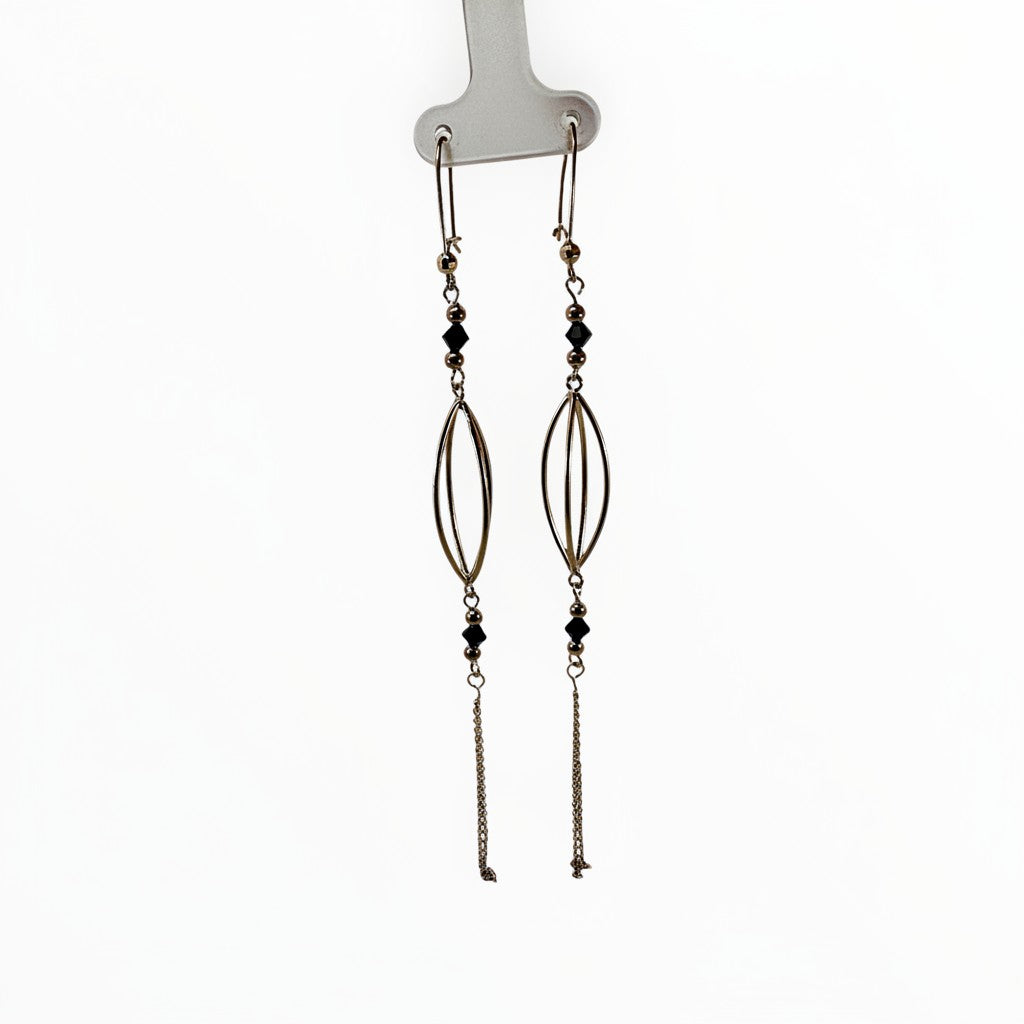 Aretes Largos con Zirconia Negro — Oro 10K