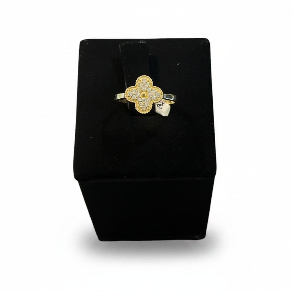 Anillo Trébol de Zirconias en Oro 10K
