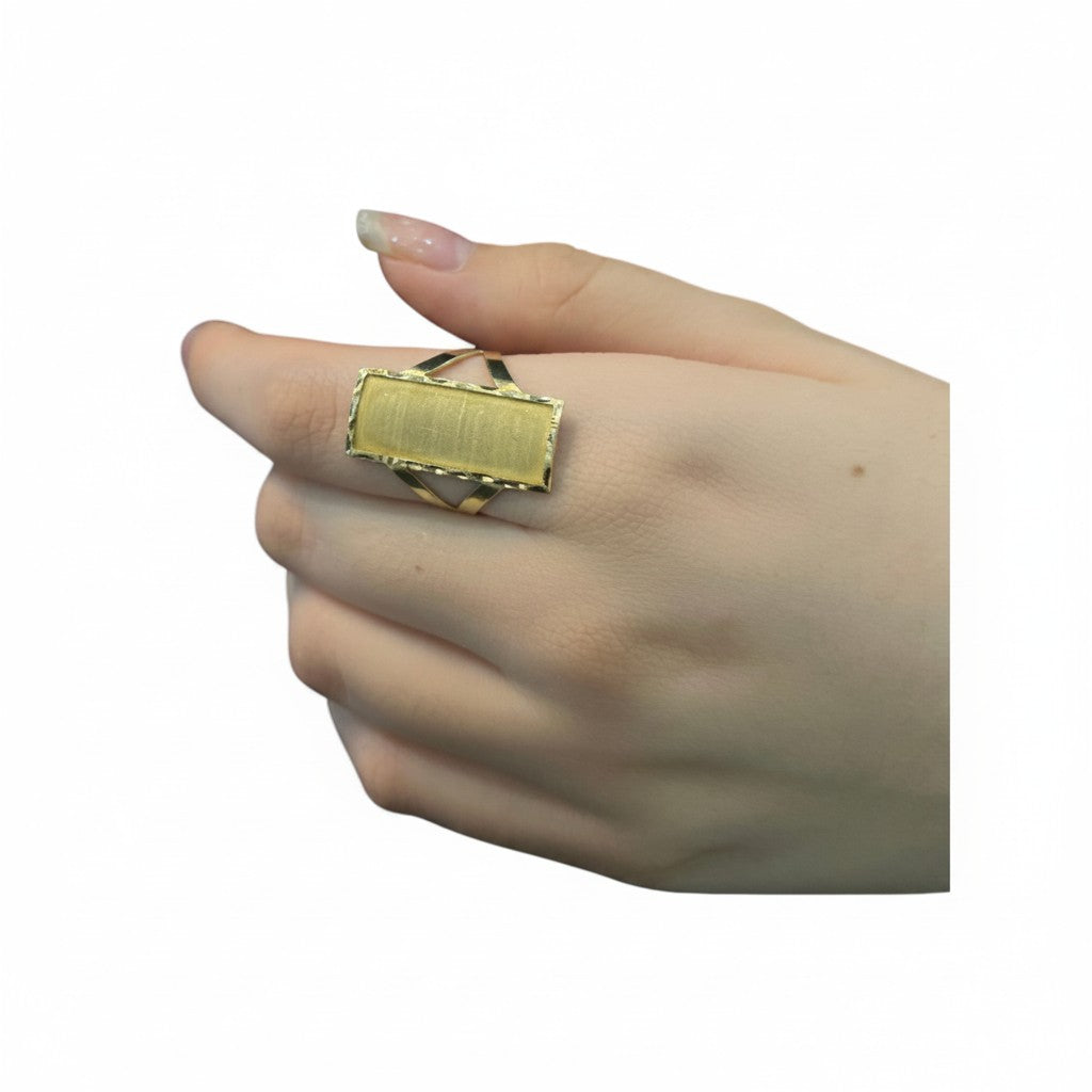 Anillo con Placa Rectangular de Oro 10K