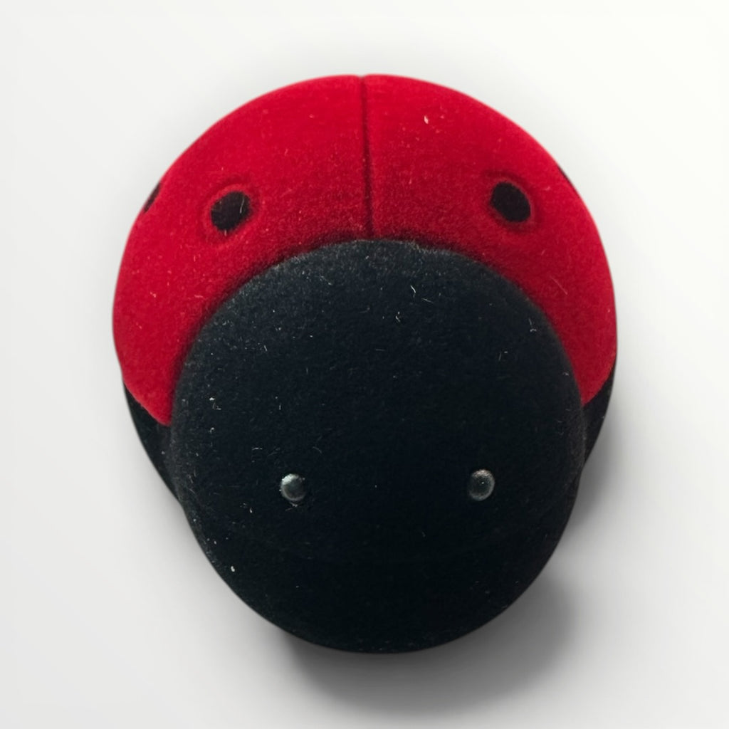Caja Mariquita para Anillo | Estuche de Gamuza Rojo y Negro
