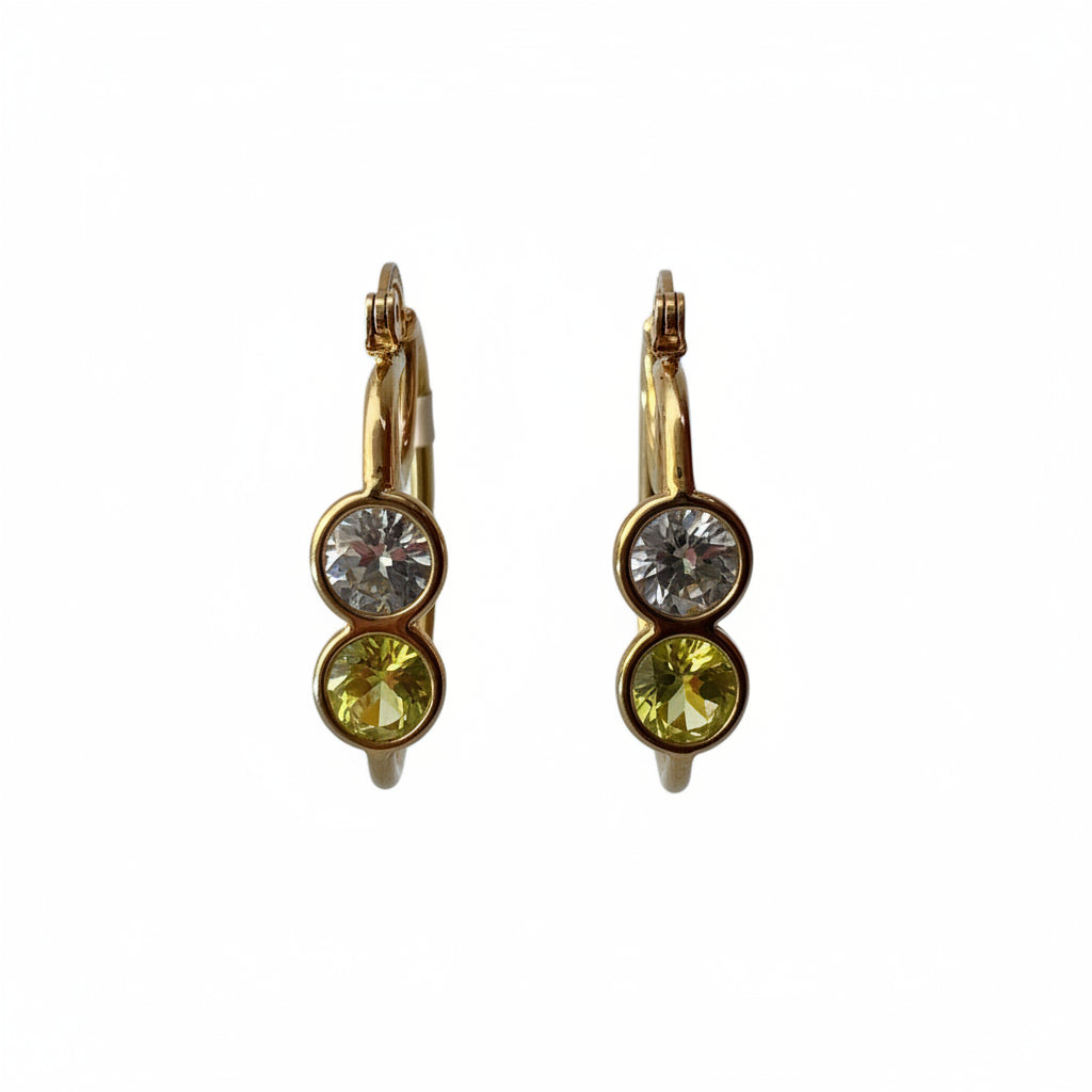 Arete Cuadrado Oro 10K con Zirconias