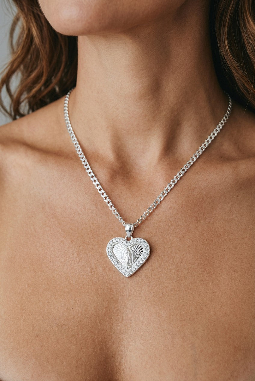 Dije Corazón Virgen de Guadalupe con Zirconias – Plata .925