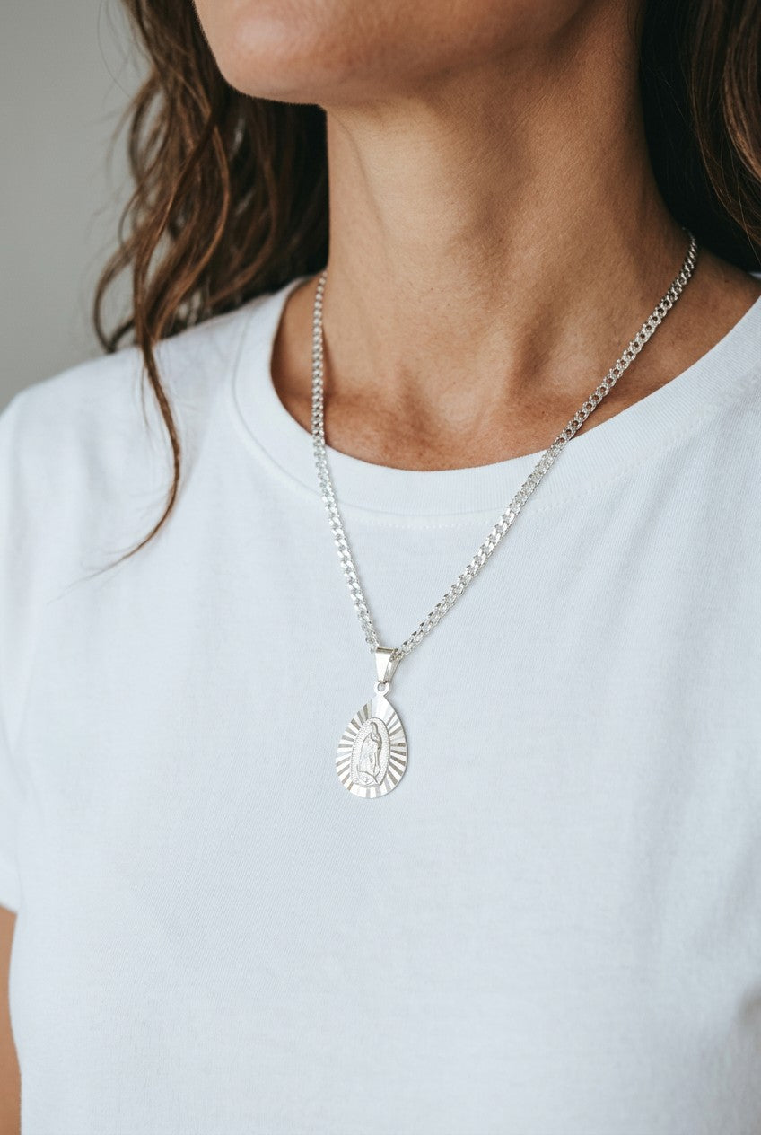Dije Gota Virgen de Guadalupe Facetado – Plata .925