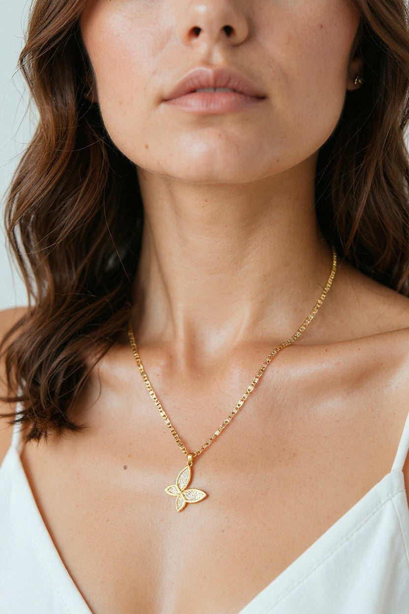 Dije Mariposa con Zirconias de Oro 10K