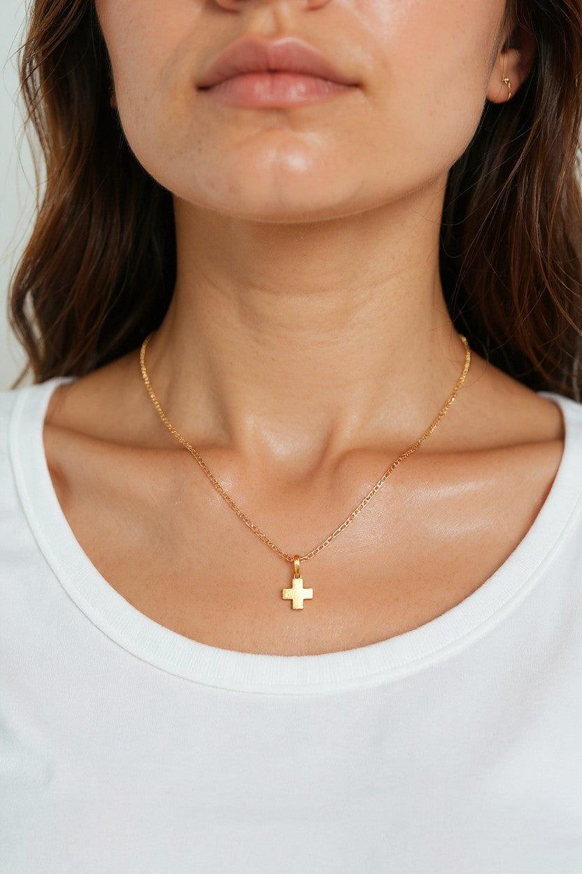 Dije Cruz Lisa – Oro 10K
