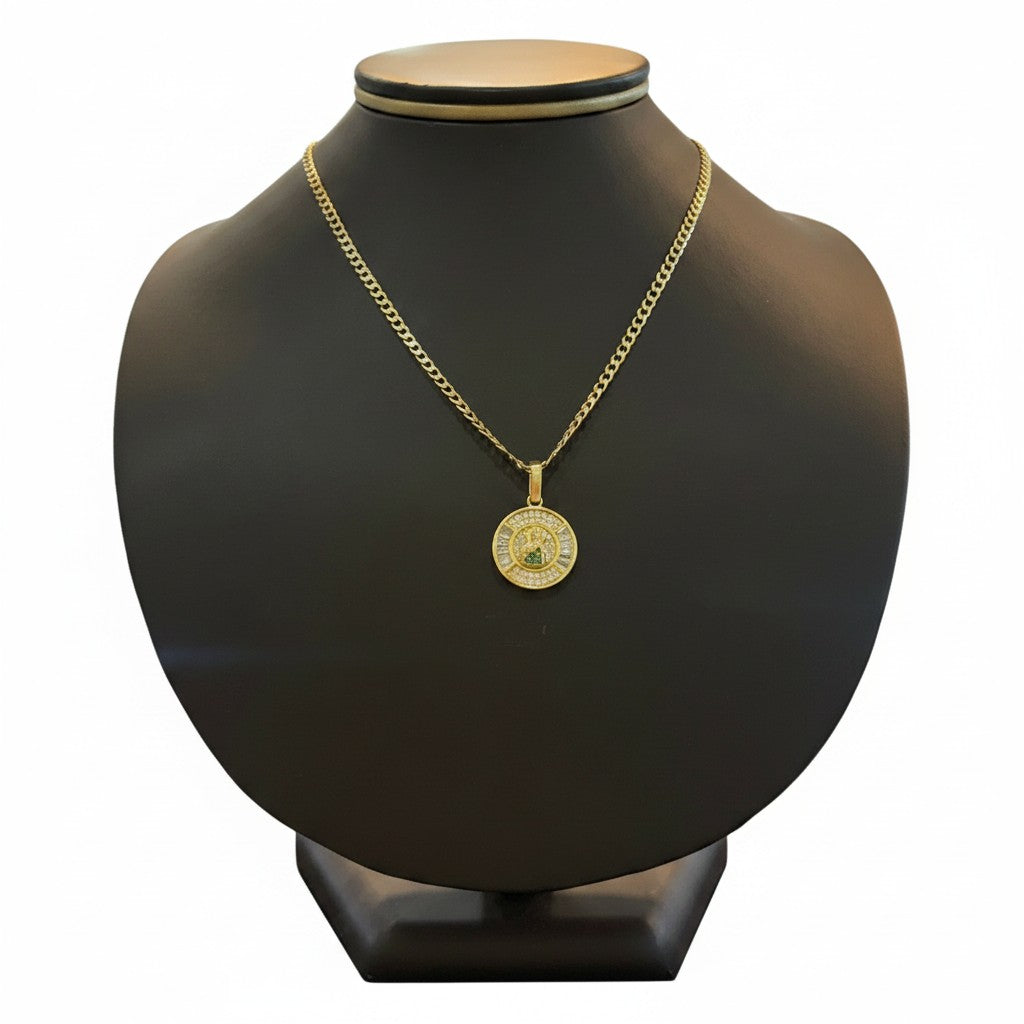San Judas en oro 10K con zirconias, joyería elegante y detallada, imagen de la figura religiosa con acabado brillante.