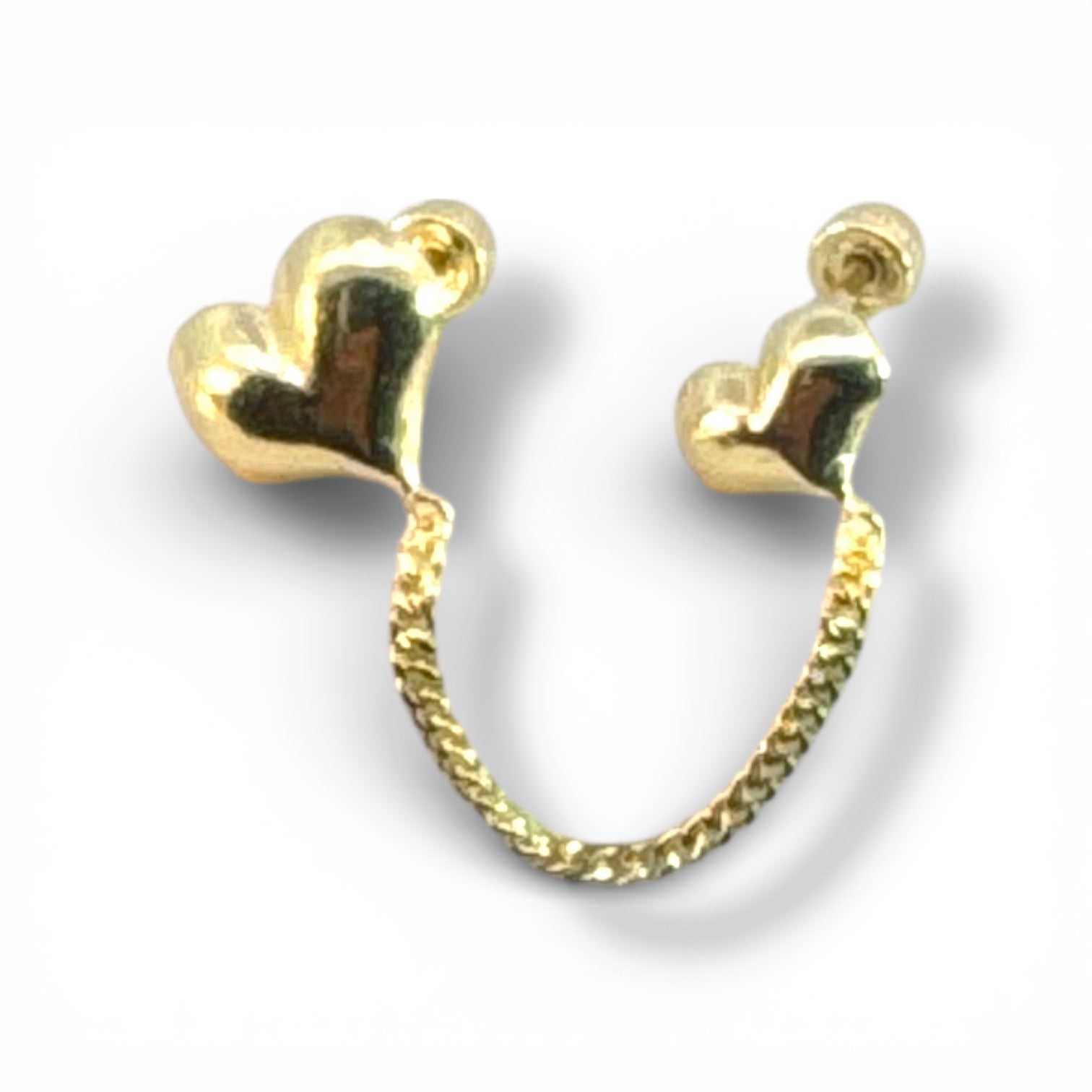 Broquel doble corazón en oro 10K con cadena, joyería ROMA, diseño elegante y brillante para mujer.