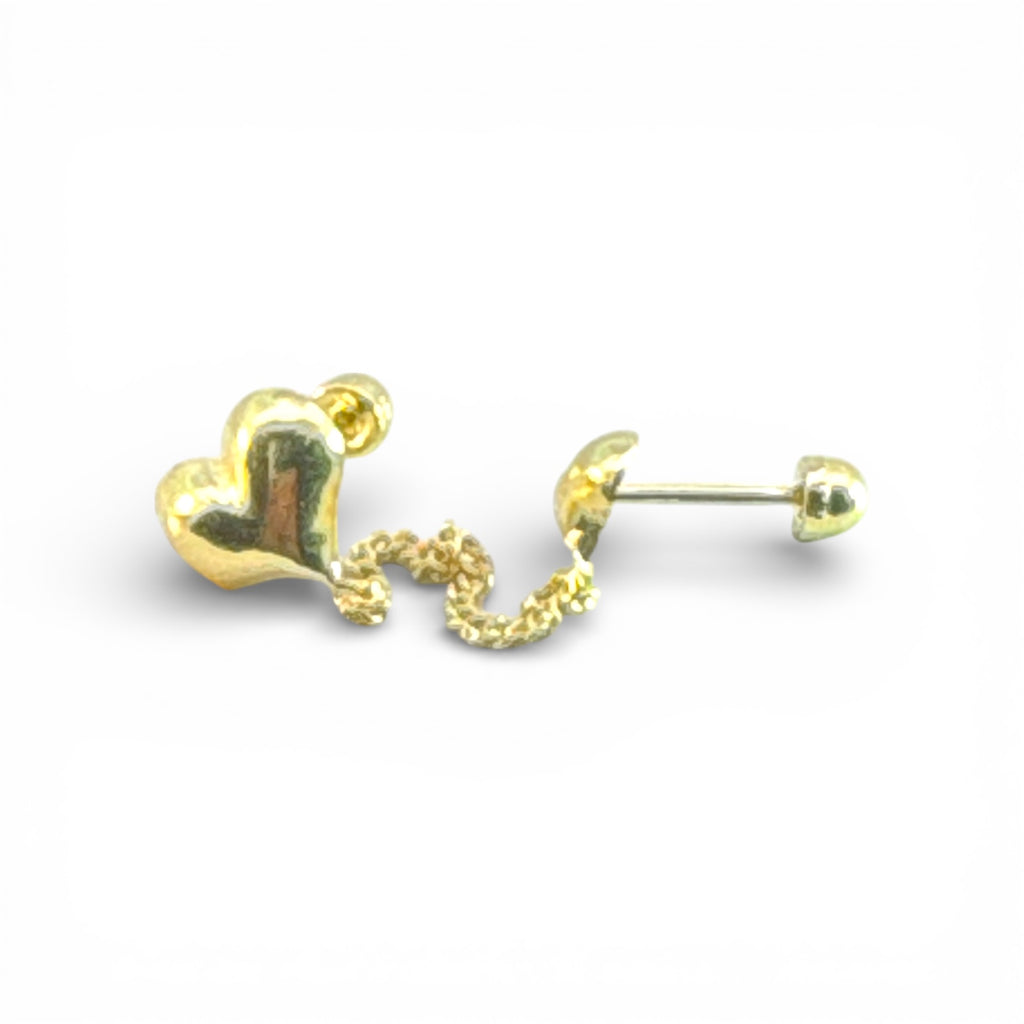 Broquel doble corazón de oro 10K con cadena, joyería ROMA, pieza elegante y delicada para ocasiones especiales.