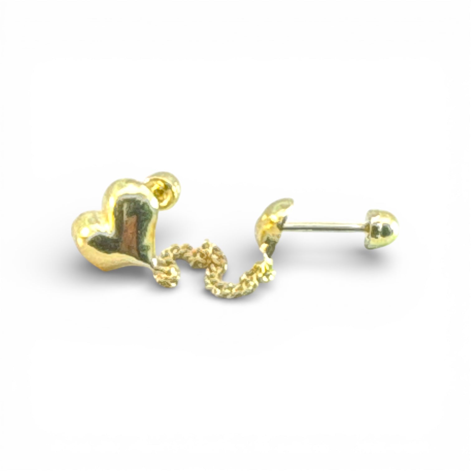 Broquel doble corazón de oro 10K con cadena, joyería ROMA, pieza elegante y delicada para ocasiones especiales.