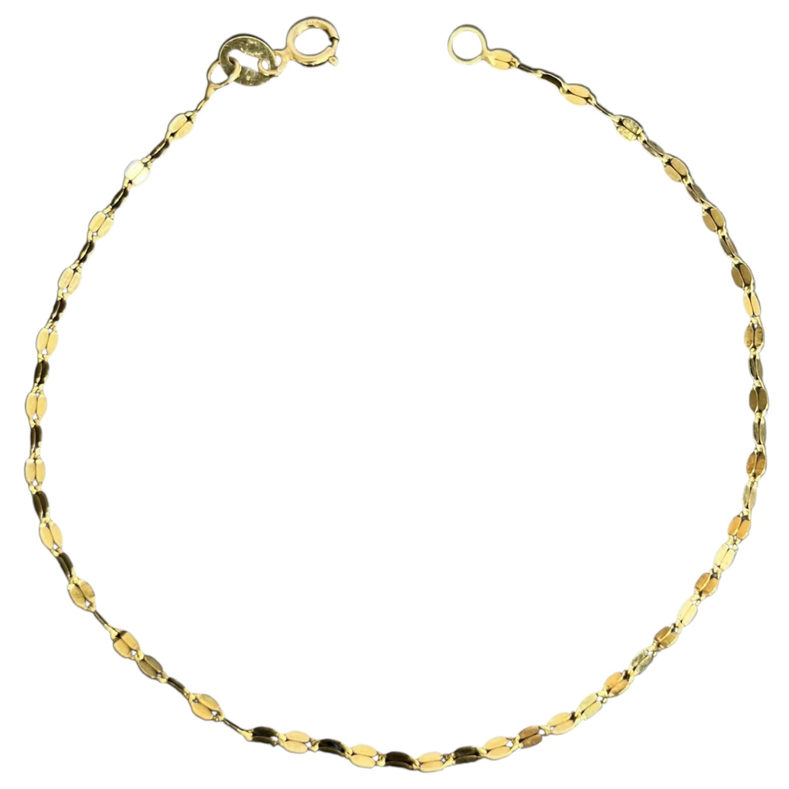 Pulsera de oro 10K con granos de café, joyería ROMA, diseño elegante y detallado en imagen.