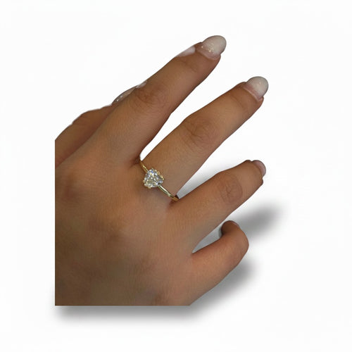 Anillo Solitario Corazón con Zirconia de Oro 10K