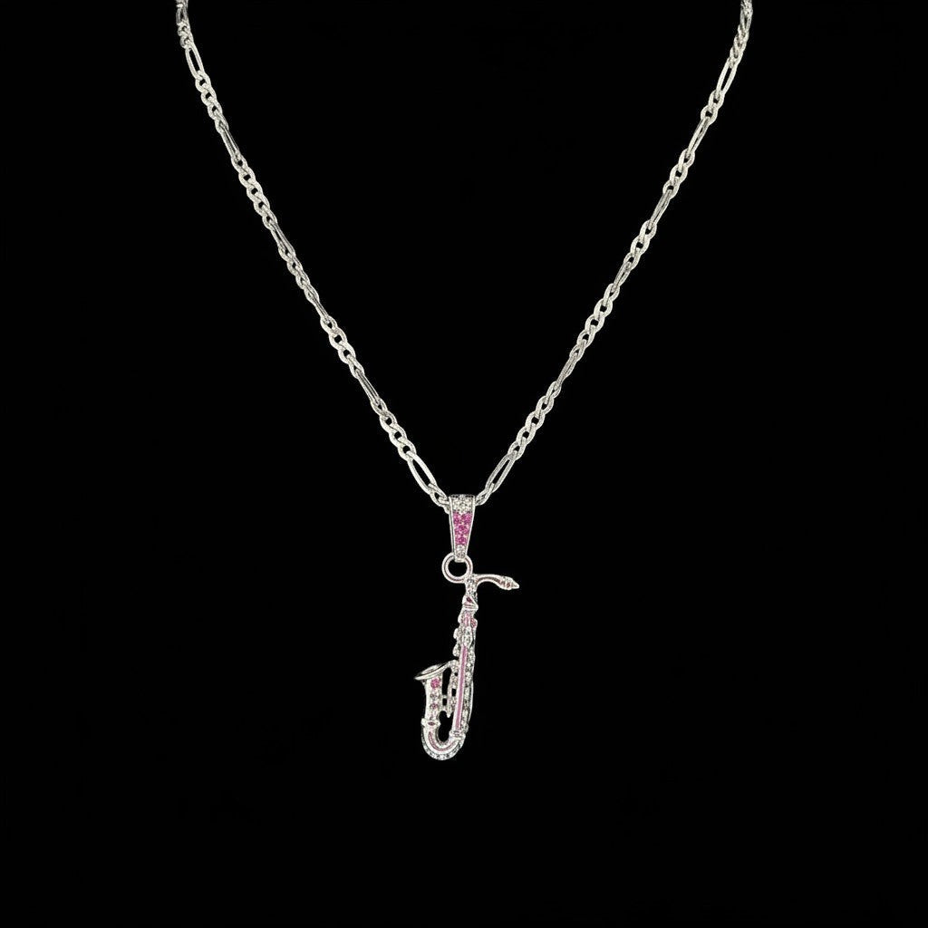 Dije de saxofón en plata .925 de Joyería ROMA, colgante de joyería con diseño de saxofón en acabado plateado.